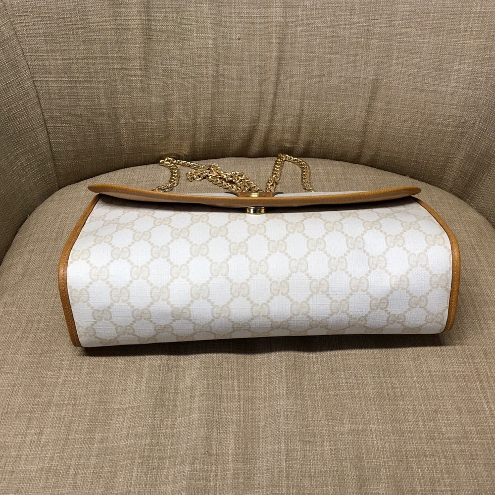Authentic Gucci white monogram coated canvas crossbody bag - Picture 3 of 16